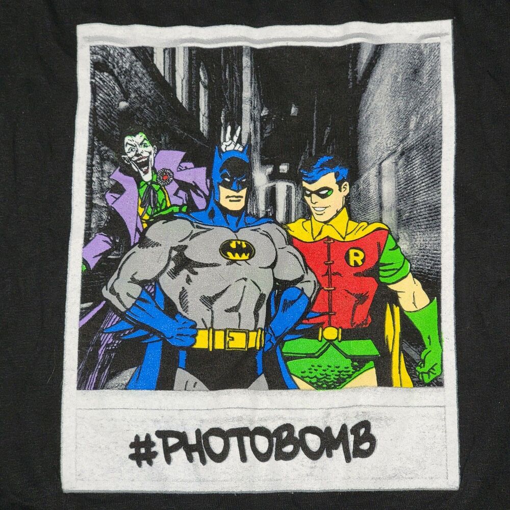 DC Comics SS Black Unisex Tee Classic Batman & Robin "#PhotoBomb" - Size Small